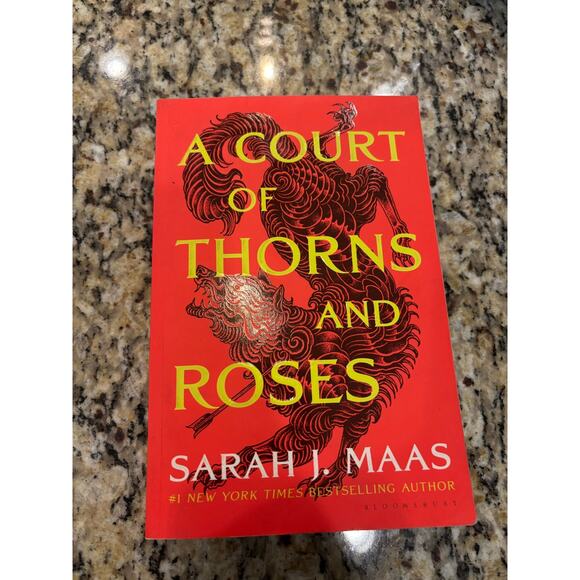 A Court of Thorns and Roses Sarah J. Maas Paperback Book - Picture 1 of 3
